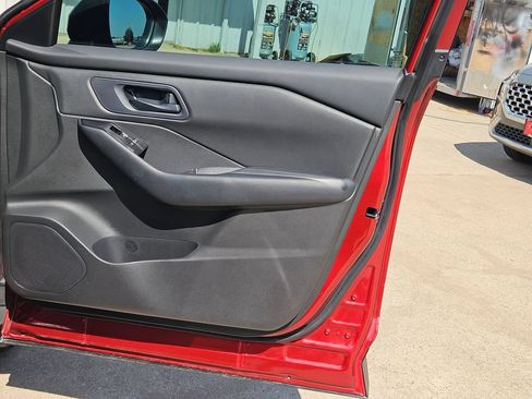 Used 2025 Nissan Rogue S FWD image 30