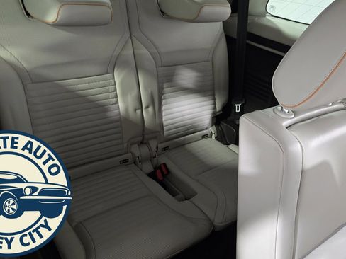 Used 2019 Land Rover Discovery HSE Luxury image 43