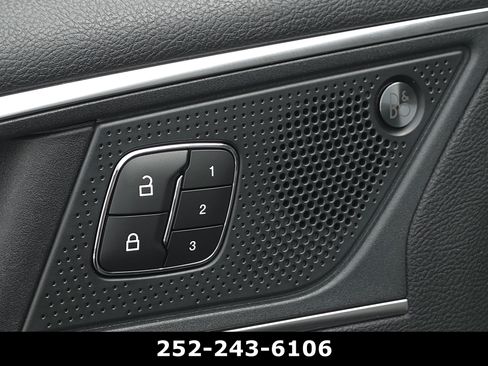 Used 2024 Ford Edge Titanium AWD/4WD image 12