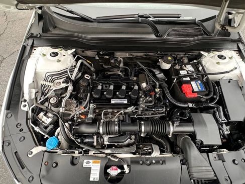 Used 2018 Honda Accord EX image 19