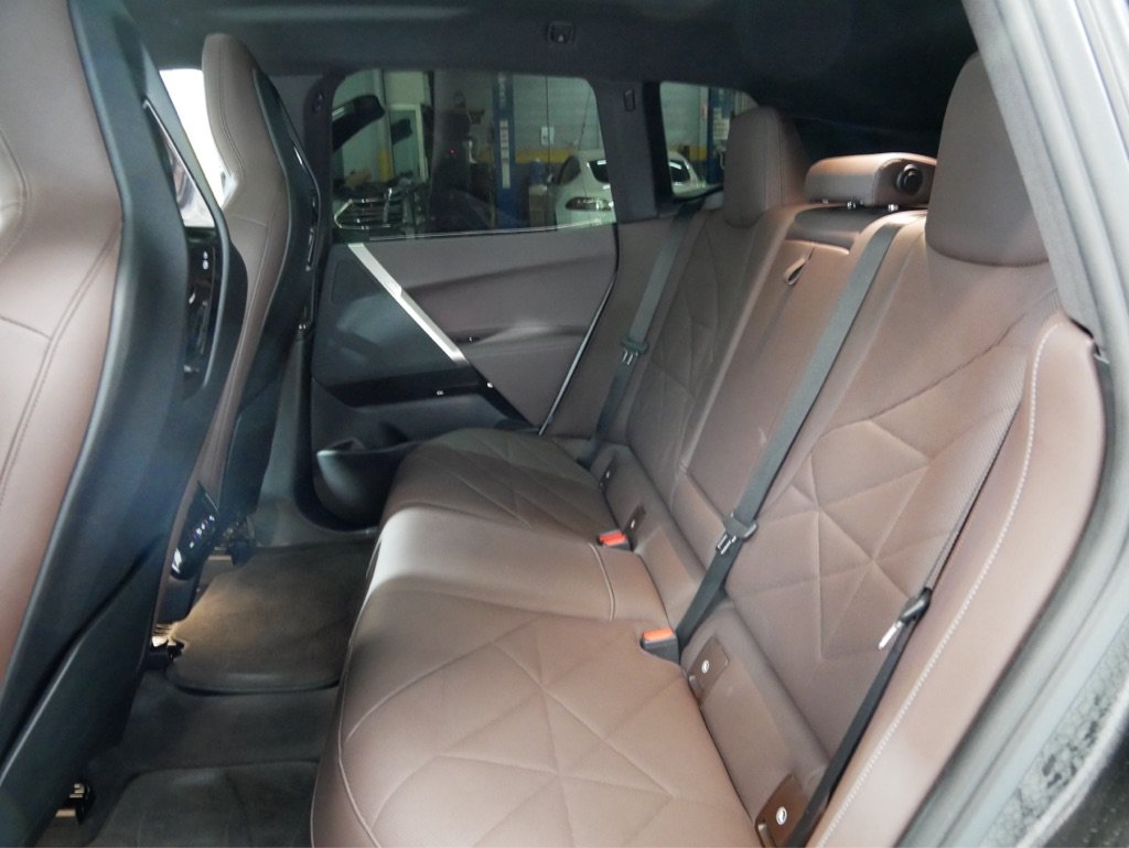 Used 2024 BMW iX xDrive50 AWD/4WD image 28