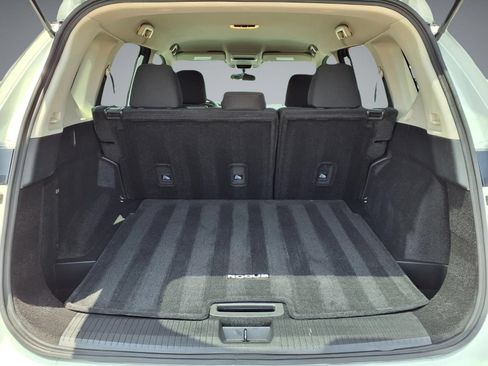 Used 2025 Nissan Rogue S FWD image 12