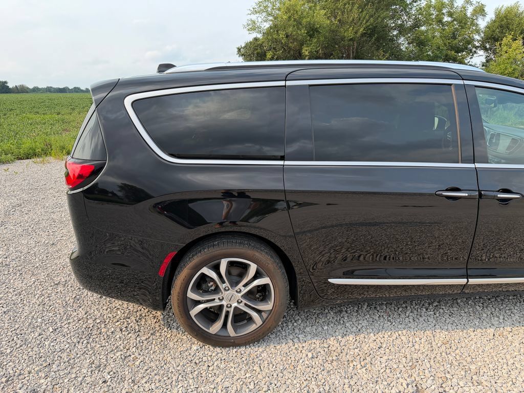 Used 2024 Chrysler Pacifica Pinnacle AWD/4WD image 26