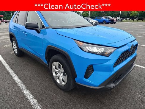Used 2019 Toyota RAV4 LE FWD image 3