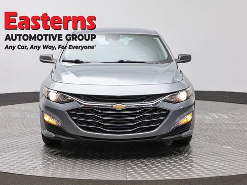 Used 2024 Chevrolet Malibu LS FWD image 2
