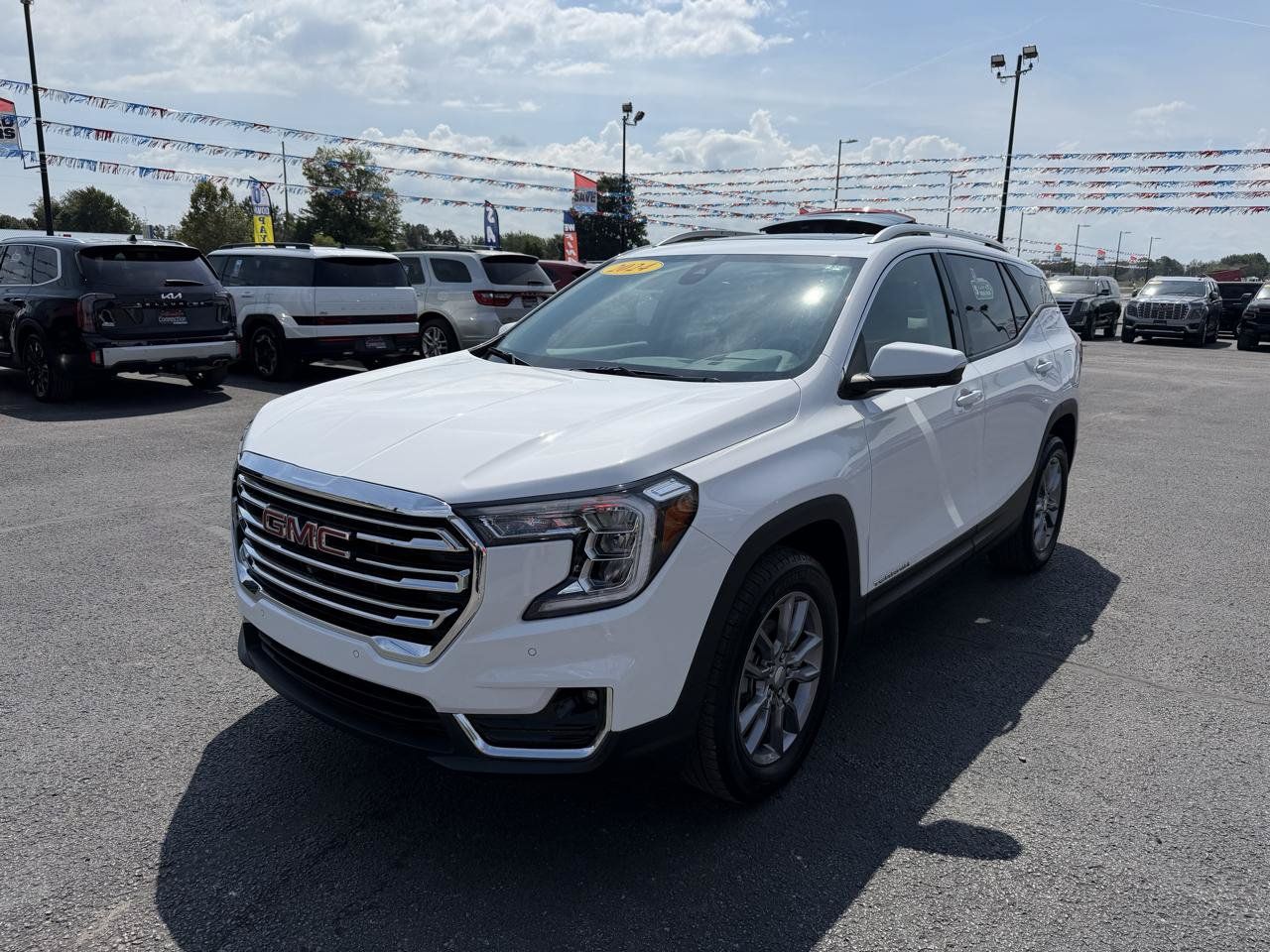Used 2024 GMC Terrain SLT w/ Tech Package AWD/4WD image 10