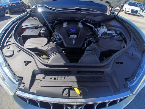 Used 2017 Maserati Levante S image 24