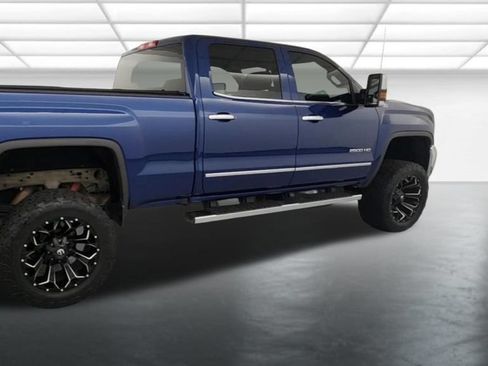 Used 2019 GMC Sierra 2500 SLT w/ Duramax Plus Package AWD/4WD image 8