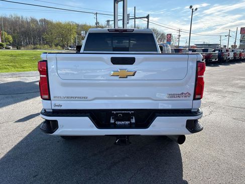 Used 2024 Chevrolet Silverado 2500 High Country w/ High Country Premium Package image 3
