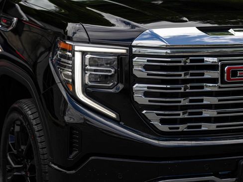 Used 2023 GMC Sierra 1500 Denali w/ Denali Reserve Package AWD/4WD image 41