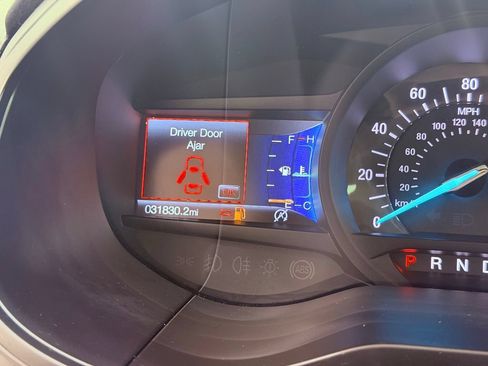 Used 2022 Ford Edge Titanium w/ Equipment Group 301A AWD/4WD image 25