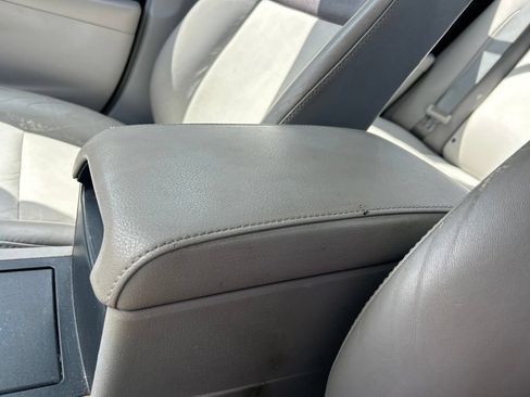 Used 2014 Toyota Camry XLE w/ Leather Package FWD image 33