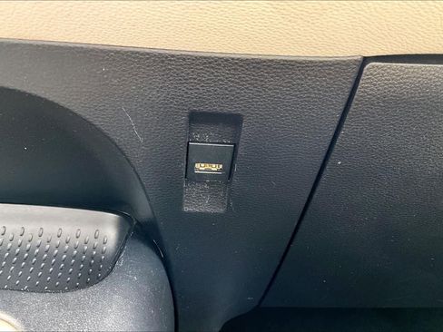 Used 2022 Toyota Corolla LE image 33