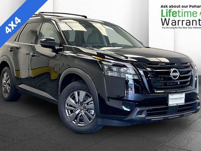 Certified 2025 Nissan Pathfinder SV w/ Black Appearance Package