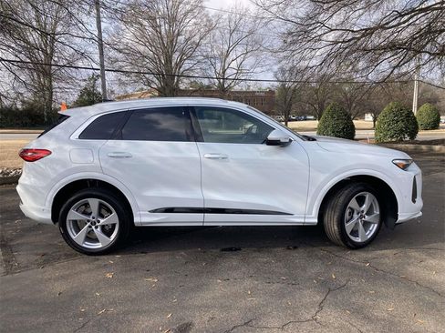 Used 2025 Audi Q5 Premium Plus image 2