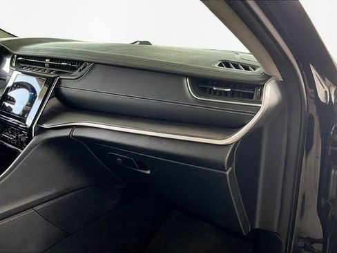 Used 2022 Jeep Grand Cherokee L Limited image 19