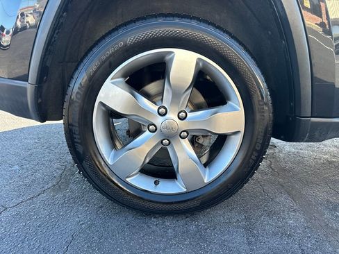 Used 2012 Jeep Grand Cherokee Overland image 28