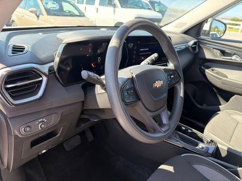 Used 2024 Chevrolet TrailBlazer LT w/ Driver Confidence Package AWD/4WD image 14