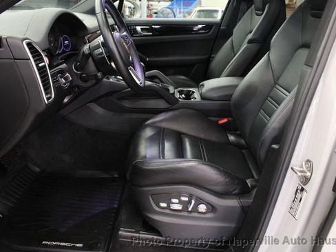 Used 2021 Porsche Cayenne Coupe AWD/4WD image 11