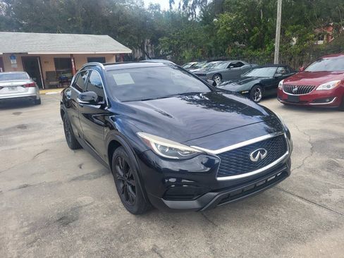 Used 2017 INFINITI QX30 AWD image 8