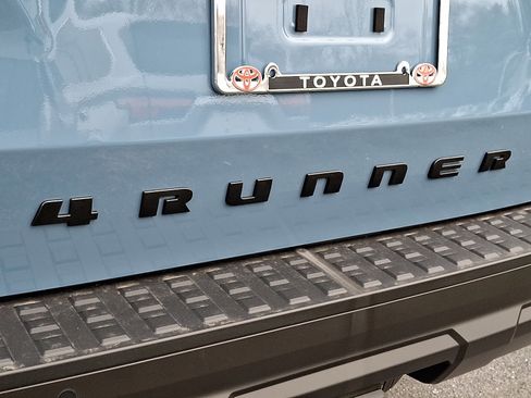 New 2025 Toyota 4Runner TRD Off-Road Premium image 5