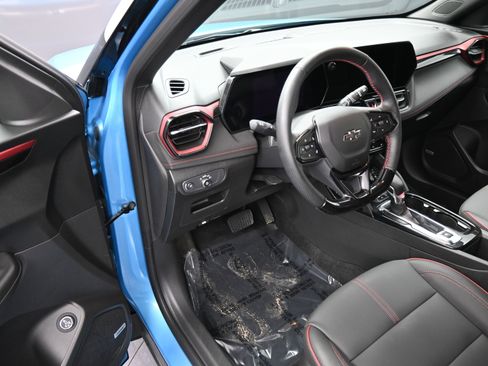 Certified 2025 Chevrolet TrailBlazer RS w/ Convenience Package image 12