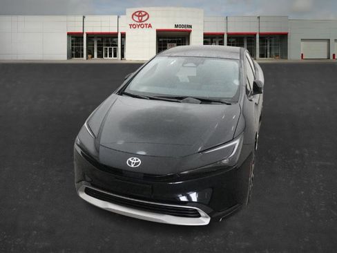 New 2026 Toyota Prius Plug-In Hybrid image 4