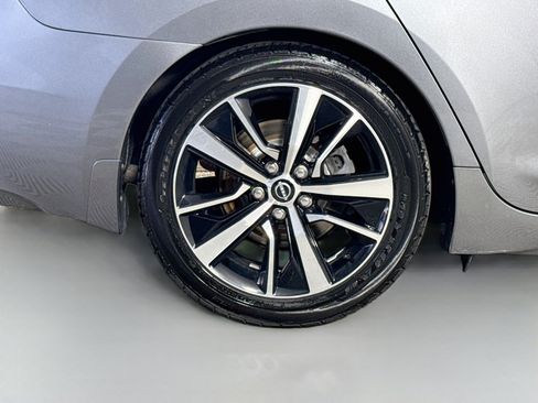 Used 2023 Nissan Maxima SL FWD image 33