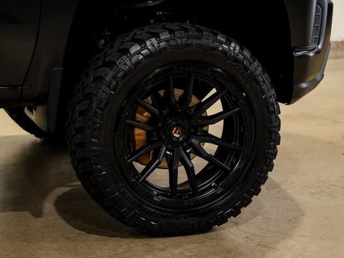 Used 2020 Chevrolet Silverado 1500 Custom w/ Custom Value Package RWD image 22