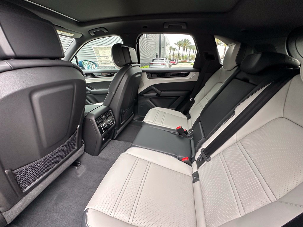 Certified 2026 Porsche Cayenne AWD/4WD image 36