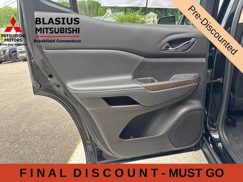 Used 2023 GMC Acadia Denali w/ Black Diamond Edition AWD/4WD image 35