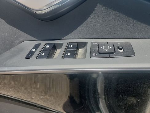 Used 2023 Kia Niro EX FWD image 25