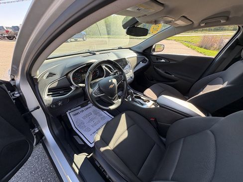 Used 2020 Chevrolet Malibu RS image 30