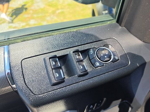 Used 2015 Ford F150 Lariat w/ Equipment Group 502A Luxury AWD/4WD image 10
