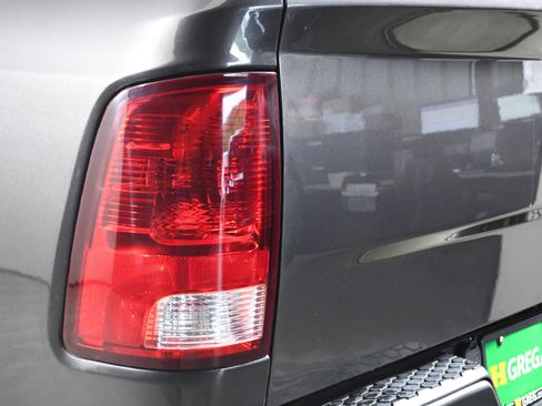 Used 2019 RAM 1500 Express w/ Express Value Package image 32