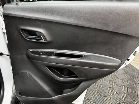 Used 2019 Chevrolet Trax LT w/ LT Convenience Package image 50