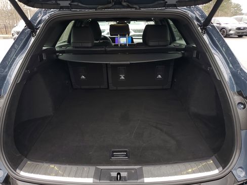 Used 2025 Toyota Crown Signia w/ Advanced Technology Package image 9