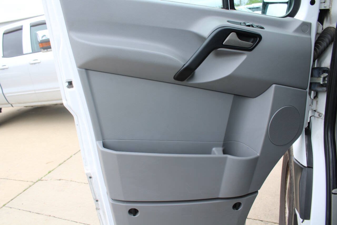 Used 2015 Mercedes-Benz Sprinter 2500 image 15