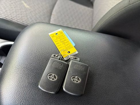Used 2021 Toyota 4Runner SR5 AWD/4WD image 26