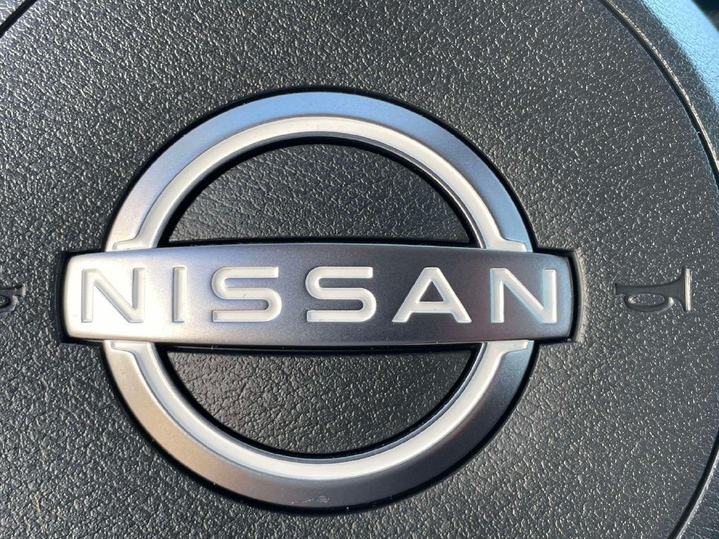 Used 2025 Nissan Kicks SR FWD image 29