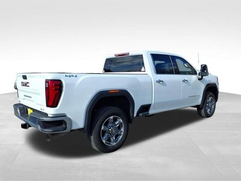 Used 2025 GMC Sierra 3500 SLT image 8