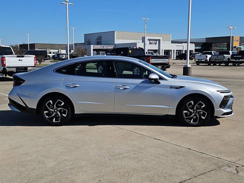 Used 2025 Hyundai Sonata SEL image 2
