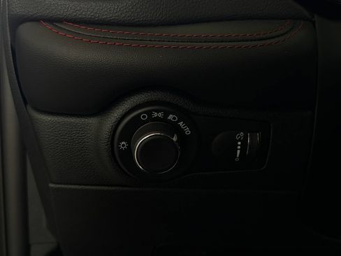 Used 2024 Dodge Durango GT RWD image 24