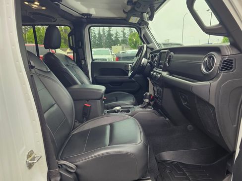 Used 2020 Jeep Wrangler Unlimited Sahara w/ Uconnect 4C Nav & Sound Group AWD/4WD image 10