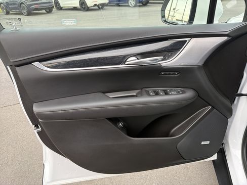 Used 2022 Cadillac XT5 Premium Luxury w/ LPO, Radiant Package image 10