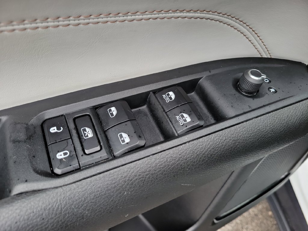 Used 2024 Jeep Compass Limited AWD/4WD image 25