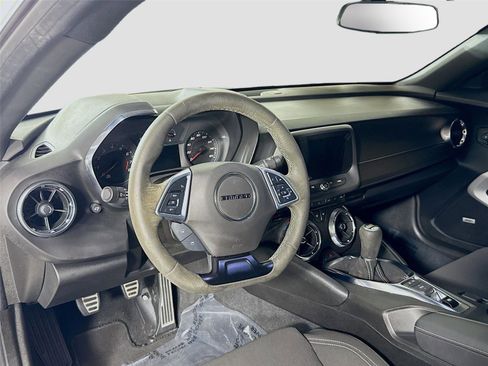 Used 2021 Chevrolet Camaro LT w/ 1LE Track Performance Package RWD image 9