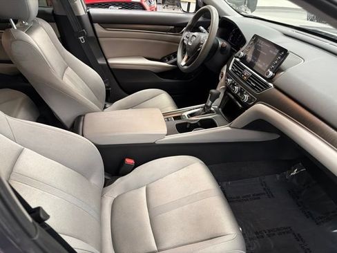 Used 2020 Honda Accord EX image 9