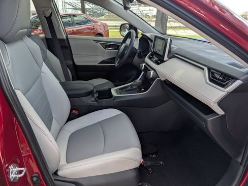 Used 2025 Toyota RAV4 XLE Premium FWD image 33