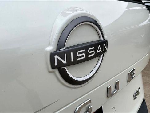 Used 2023 Nissan Rogue SV image 28